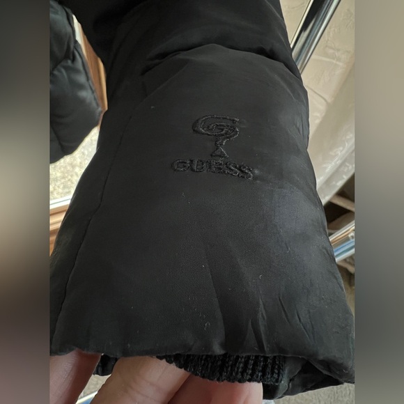 Guess down puffer coat-size Medium - Picture 3 of 11